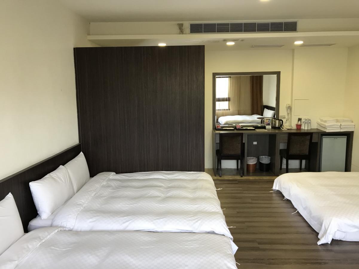 Dozen Park Kenting Bed & Breakfast Bagian luar foto